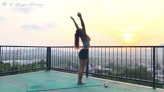 Yoga Diary 🧘🏻‍♀️ 10124 Full body strength amp flexibility flow with Bohobeautiful [upl. by Yrffej33]