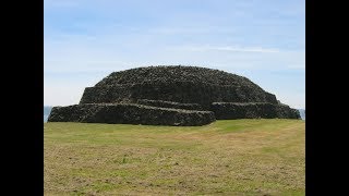 Des Pyramides en France [upl. by Missak]