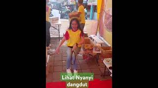 Lihat Nyanyi dangdut [upl. by Lleoj]