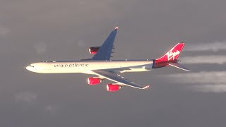 EXTREME closeup air to air race between a B747 and an A340 [upl. by Myrvyn325]