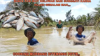 banjir terlalu dalam isi sungayi langsu meluwap cooki mukbang dalam hujan petir [upl. by Alhak]