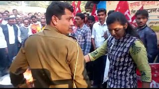 IAS Srushti Deshmukh को क्यों करना पड़ा किसानों के विरोध का सामना srushtijayantdeshmukh [upl. by Monty]