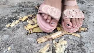 heels👠 vs banana🍌 satisfiedcrushing exprimentfacts viralvideo [upl. by Sillek]