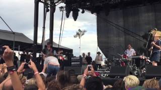 Mac DeMarco crowdsurfing during Laneway Festival Melbourne  07022015 [upl. by Sivart429]