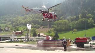 Waldbrand in Visp Helikopter Löschflüge Originalton [upl. by Harriette]