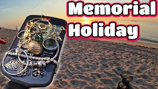 Finding Holiday Beach Goers Lost Items  Beach Metal Detecting [upl. by Whetstone]