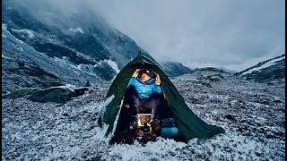 Draußen schlafen  bei REGEN und SCHNEE [upl. by Pernas]