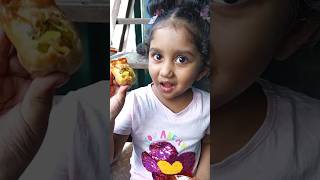 মেহেকের কান্ড দেখুন দু পায়ে দু রকমের জুতা 😋😋shortvideo সিঙ্গারা baby babyactivities [upl. by Duffie661]