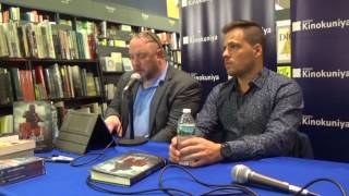 Nicholas Sansbury Smith author of Hell Divers at Kinokuniya New York May 31 2017 [upl. by Eidur]