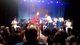 Xande de Pilares versando no show de Diogo Nogueira na Lapa [upl. by Chandless]