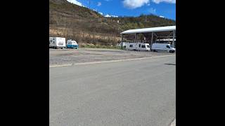 El Pont de Suert Katalonien Pyrenäen mit Parkplatz am Sportplatz [upl. by Byers429]