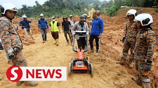 Batang Kali landslide Groundpenetrating radar deployed to help locate missing victims [upl. by Guinna546]