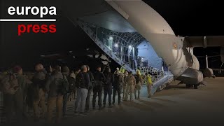 Así ha sido la salida del primer avión del Ejército para repatriar a españoles en Líbano [upl. by Aerdnaeel537]