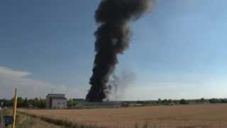 22072013  Lingenfeld Großbrand in Reifenlager  Hunderte Tonnen Altreifen in Flammen [upl. by Jaye352]