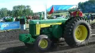 Heavyweight John Deere 830 tractor pull [upl. by Yelsnik]