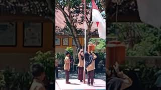 Latihan kasih naik bendera merah putih bersama kawankawannya namanya Nur Shakila12102024 [upl. by Oicram]