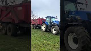 UNE AGRICULTRICE AVEC UN NEW HOLLAND ET UNE 14T  agricultrice agricole agriculture [upl. by Rabush]