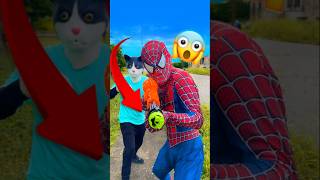 LA PISTOLA QUE CONVIERTE EN ESQUELETO😱 SPIDERMAN [upl. by Tamra413]