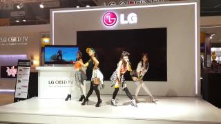 Gitex Shopper Dubai 2013 LG Show Korean Dolls Dancing [upl. by Cleasta73]