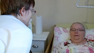 Das PalliativCareTeam bei einer Patientin zu Hause [upl. by Bonis361]