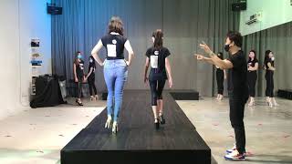 Duet ｜ Learn catwalk  Modeling  Runway walk  How to walk [upl. by Bolton]