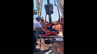 Floorman Workover Rig Job rig work drilling oil tripping over [upl. by Smiley]