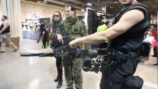 US Colonial Marine with M56 smart gun at Calgary Expo [upl. by Eveivenej]