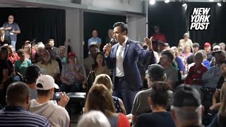 Vivek Ramaswamy holds town hall in Springfield OH on topics of immigration and more [upl. by Anivlek]