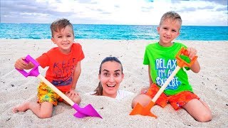 ¡Vlad y Nikita pasaron un día divertido en la playa Jugando con mamá y arena [upl. by Biagio378]