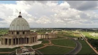 Driving around Yamoussoukro Ivory Coast Capital Nice City Côte dIvoire [upl. by Bascomb]