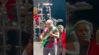 EARTH WIND AND FIRE  Guitar Solo R amp B Live Show [upl. by Anai940]