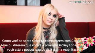 Taylor Momsen Entrevista Interviewed  quotLegendadoquot [upl. by Elagiba]