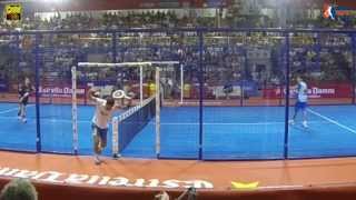 World Padel Tour Alicante Tres jugadas imposibles [upl. by Idnerb]