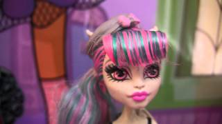 Monster High Scaris Rochelle Goyle Review [upl. by Lennej]