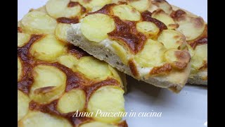 Pizza con patate  salsicce e provola [upl. by Ticknor]