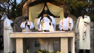 Zimbabwe Catholic Ndebele Songs  Siyakudumisa Baba [upl. by Keryt]