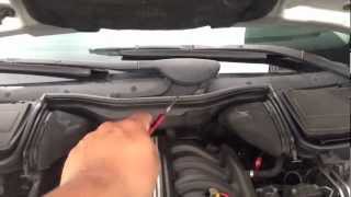 Demonstrating Wiper Blade Removal 9703 BMW 5SERIES E39 528I 540I M5 M52 [upl. by Nnylsia728]