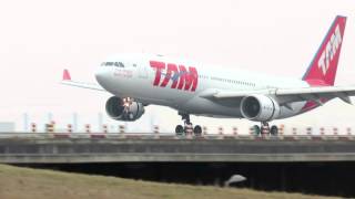 Tam Airlines  Airbus A330 Kiss Landing on 09L at CharlesdeGaulle Airport CDG  Atterrissage [upl. by Torry]