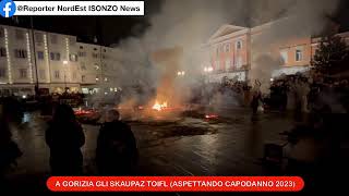 A GORIZIA in piazza Vittoria gli SKAUPAZ TOIFL aspettando Capodanno [upl. by Salvucci]