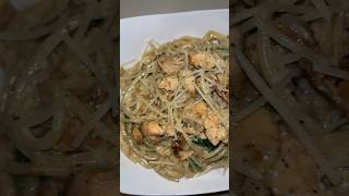 Creamy salmon pasta with spinach🔥👨🏾‍🍳 food privatechef shorts [upl. by Alfi]