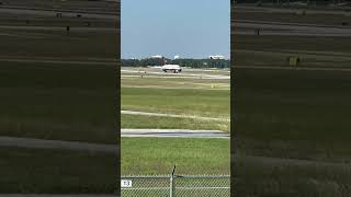 Delta Airlines Landing [upl. by Sarajane648]