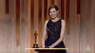 Geena Davis receives the Jean Hersholt Humanitarian Award at the 2019 Governors Awards [upl. by Enilarak]