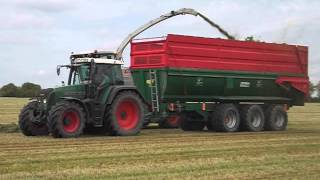 ensilage de ray grass 2013  ensleuse claas 940  fendt 818 et benne coutand 24 tonne [upl. by Holmun]