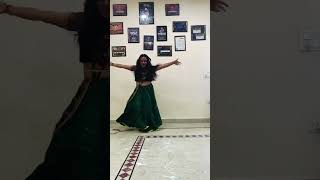 Banthan Chali Dekho💃🏻👣 bollywood music foryou dancer bollywoodance garba navratri love [upl. by Herbie766]