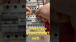 Elektriker VERKLEMMT sich [upl. by Vernice307]