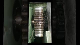 Spur gear vs Helical gear helicalgearmechnicalengineeringshortvideoyoutubeshortsengineering [upl. by Yras]