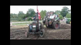 Spielwiese auf dem Oldtimertreffen der Oldtimerfreunde Karthaus 2011 Lanz Bulldogs im Matsch [upl. by Solegnave987]