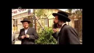 Neturei Karta attack Gur Hasidim and viceversa [upl. by Hollister]