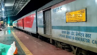 bhubaneswar  Chennai Weekly Express Arriving amp Departure  Indian Railways [upl. by Yslehc263]