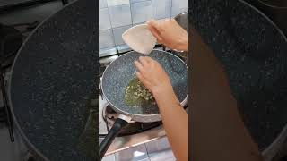 Ricetta Pasta con Pomodorini Gialli Datterini e Basilico [upl. by Leaw]